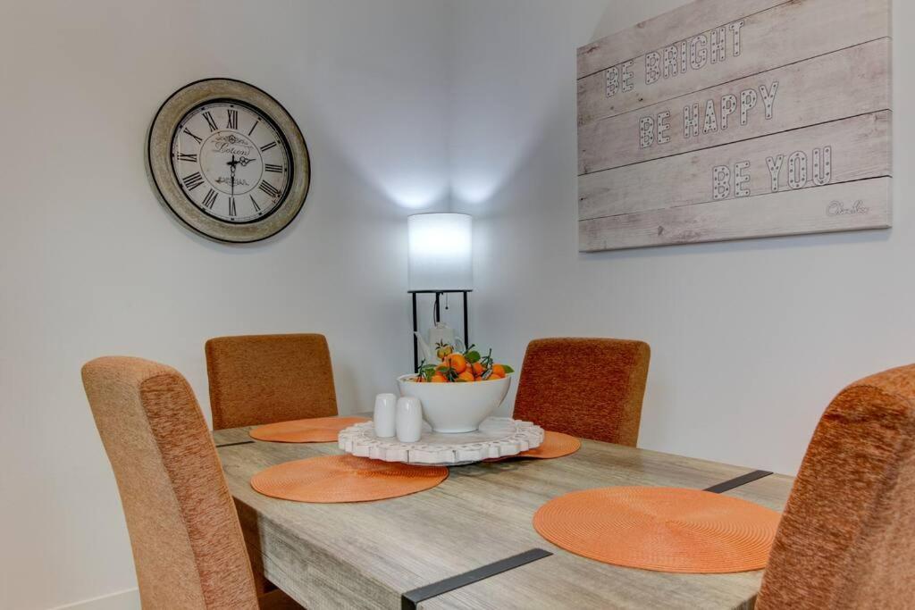 Clementine Bungalow Downtown Hot Springs Villa Bagian luar foto